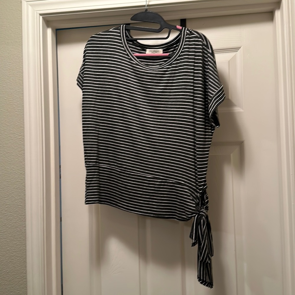Women’s striped shirt with side knot